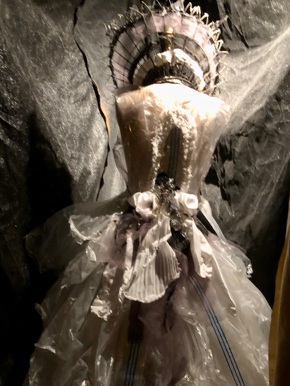 Persephone&rsquo;s dress made of foraged plastic trash